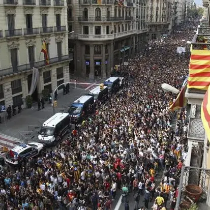 La Spagna prigioniera di opposti radicalismi