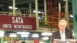 Fiat: diretta twitter da Melfi (foto Uil pubblicata su twitter)