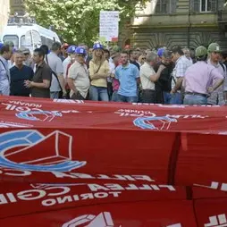 Fusione Holcim-Lafarge: anche i lavoratori italiani alla manifestazione di Zurigo