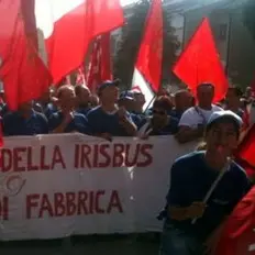 Fiom: Renzi nello stabilimento ex Irisbus solo per campagna elettorale