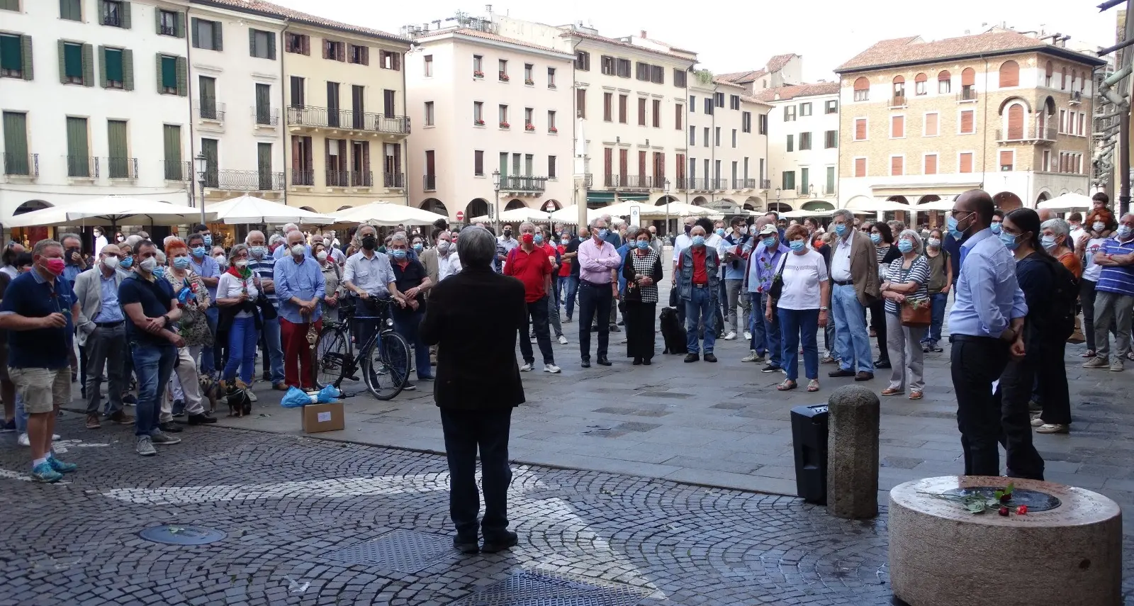 Padova, a 37 anni dalla morte di Enrico Berlinguer l'omaggio della Cgil e della città sul luogo dell'ultimo comizio