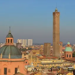 Bologna: uscire dall'immobilismo per invertire la rotta