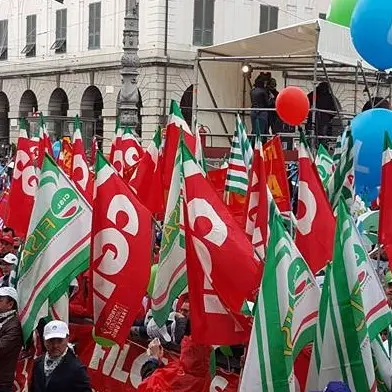Campania, i sindacati a De Luca: incontro urgente e non più differibile