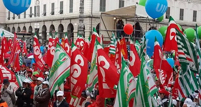 Campania, i sindacati a De Luca: incontro urgente e non più differibile