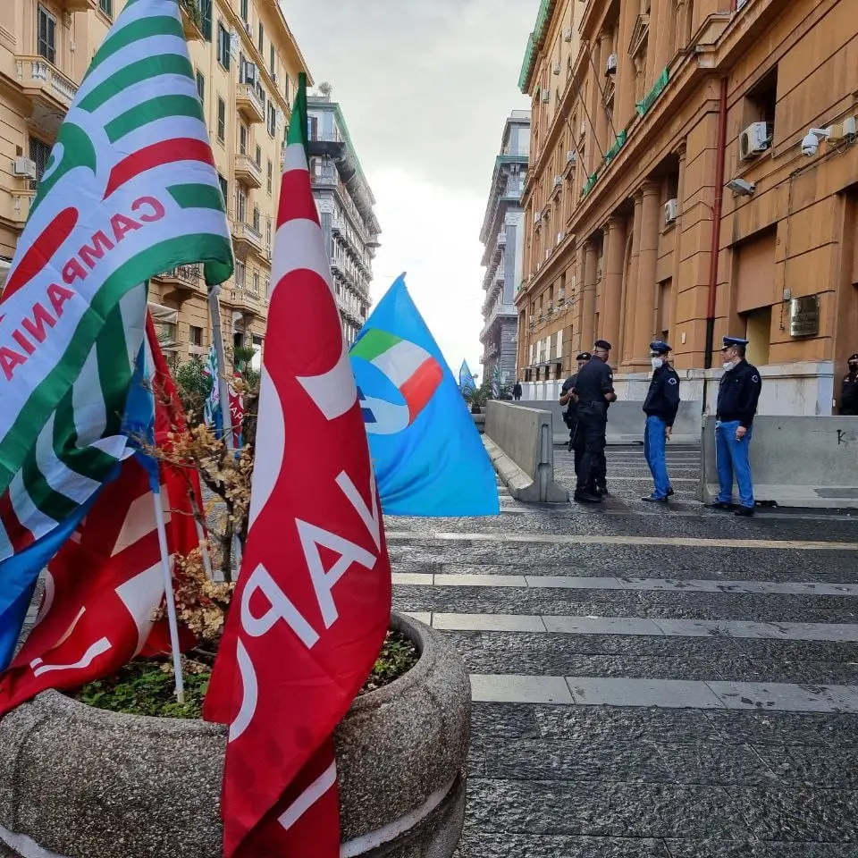 Lsu giunta regionale Campania, Cgil Cisl Uil: stabilizzare i 230 lavoratori che non hanno sottoscritto i contratti