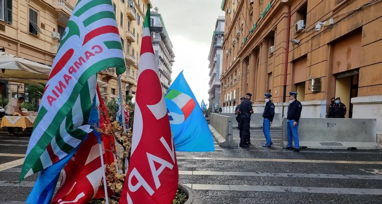Lsu giunta regionale Campania, Cgil Cisl Uil: stabilizzare i 230 lavoratori che non hanno sottoscritto i contratti