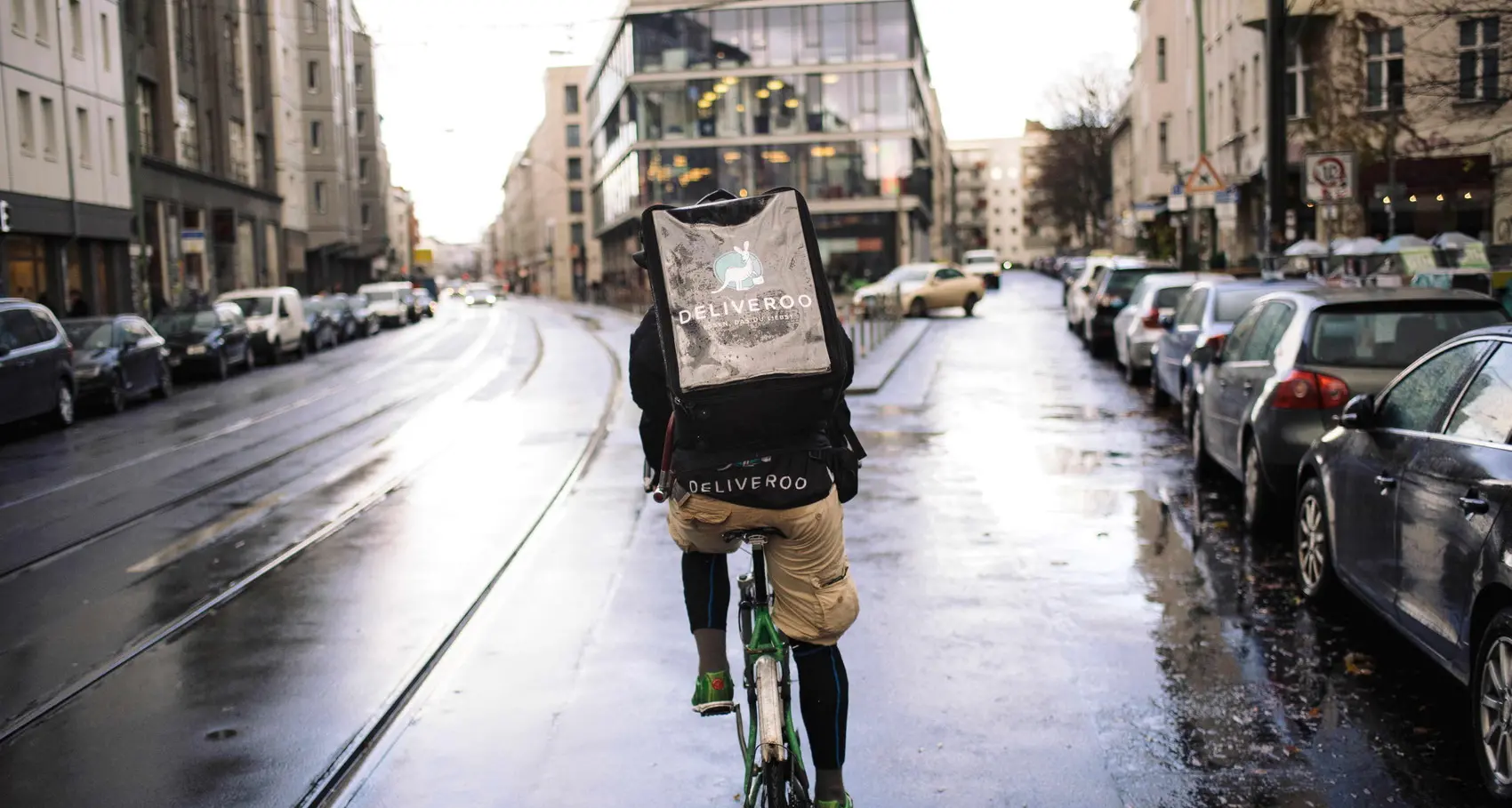 Food delivery, al via la campagna Cgil «No easy riders»