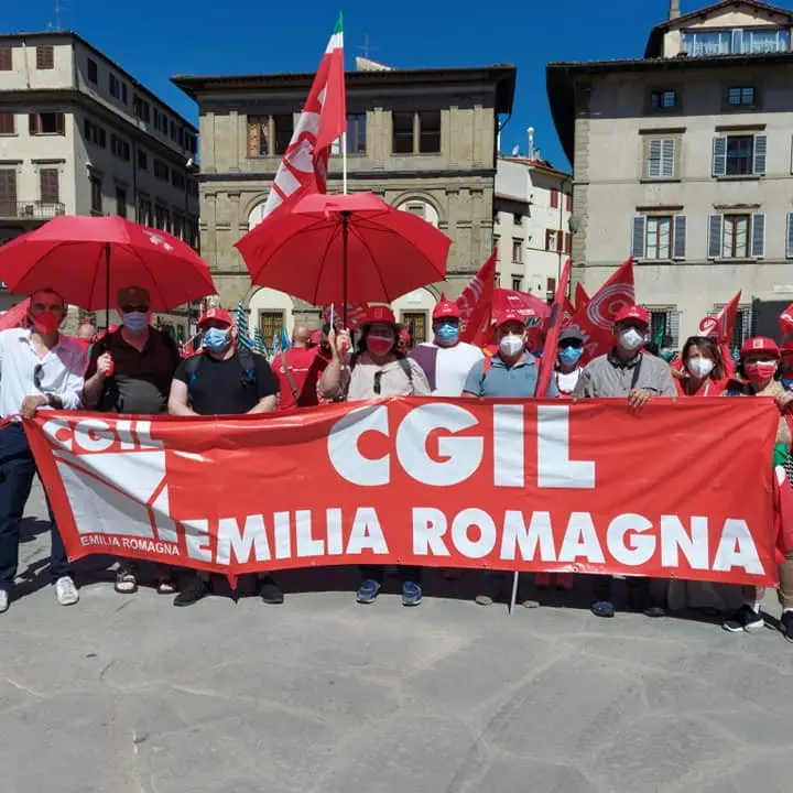 A Bologna mobilitazione regionale Cgil, Cisl e Uil Emilia-Romagna: «senza risposte metteremo in campo tutte le iniziative possibili»