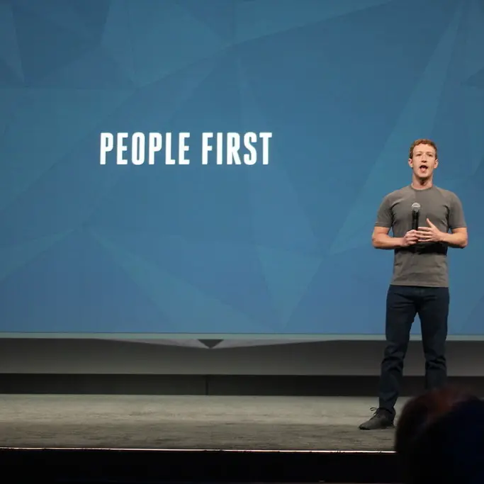 Facebook, raggiunto l'accordo sui licenziamenti