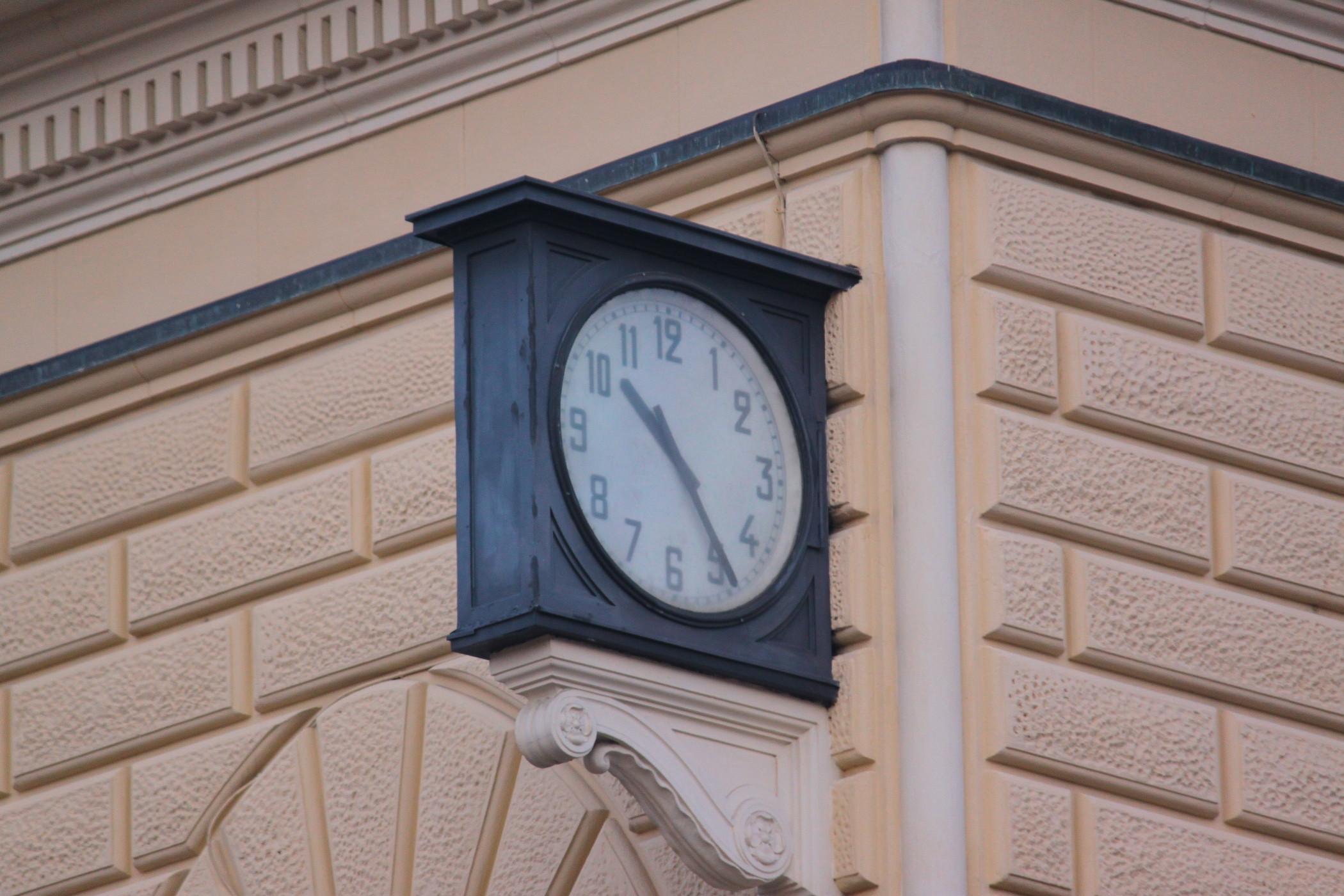 Restaurato l'orologio della stazione - la Repubblica