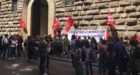 Firenze, 1.500 educatori a rischio. Presidio in prefettura