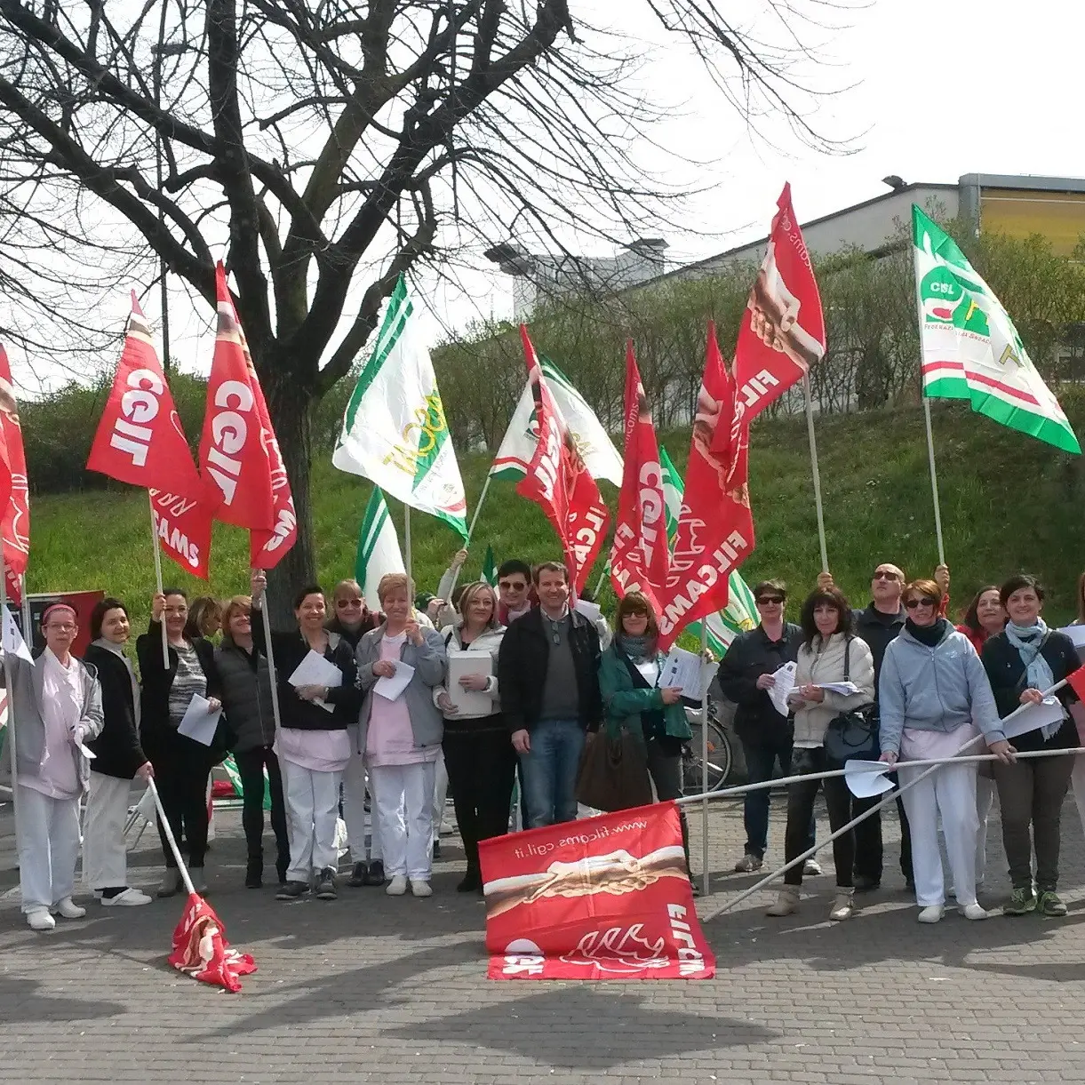 Treviglio (Bg), protestano le lavoratrici della Tkv