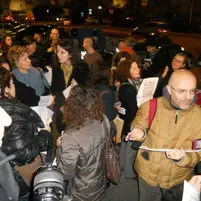 Protesta dei prof di Prato: i compiti li corregga il ministro