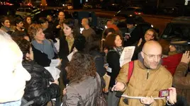 Protesta dei prof di Prato: i compiti li corregga il ministro (foto da facebook)