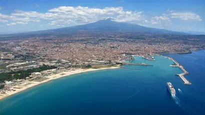 Catania (foto da wikipedia)