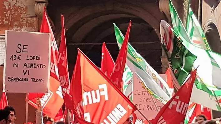 fotografia di Cgil Bologna, account Twitter