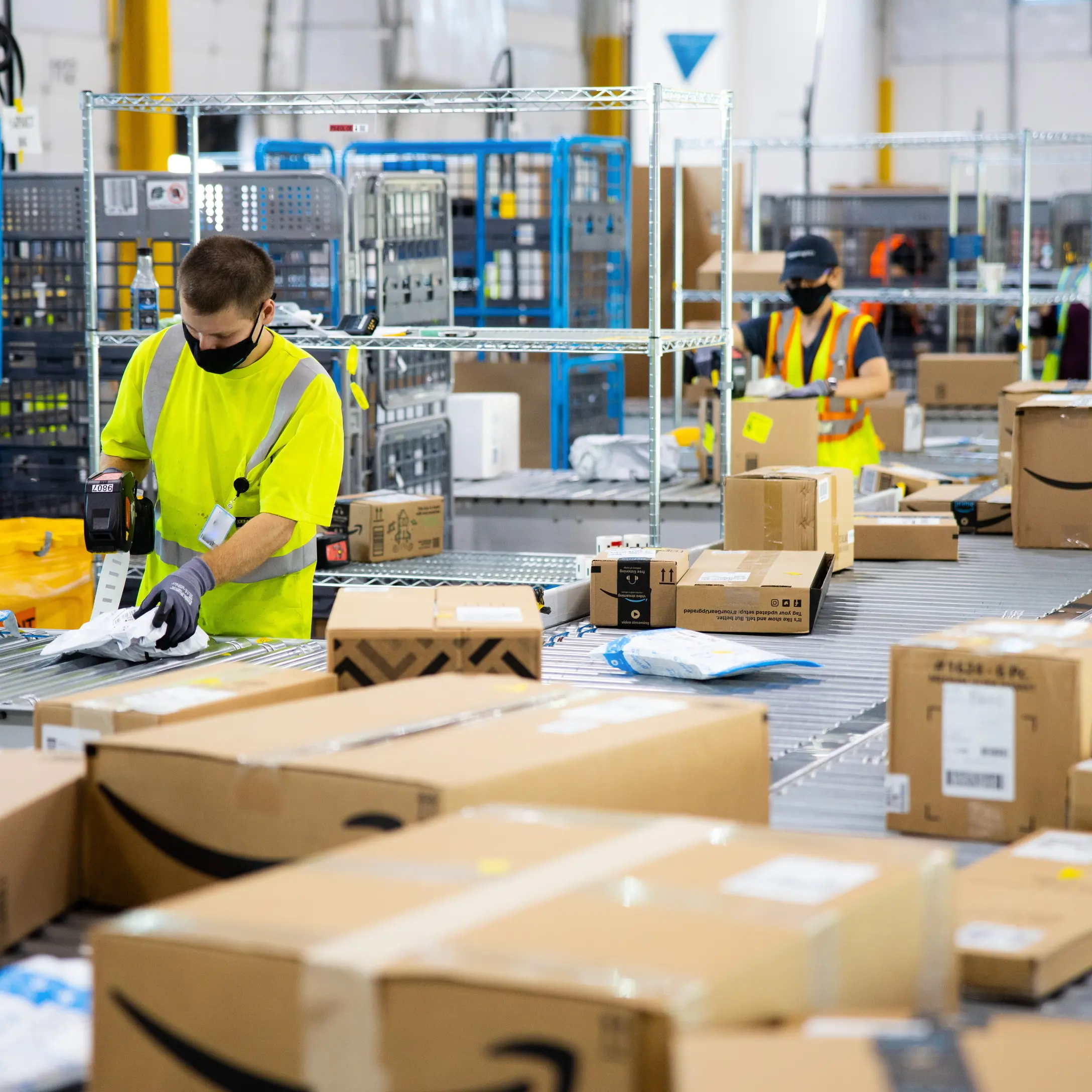 Ecco come Amazon controlla i suoi lavoratori