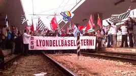 I lavoratori Basell occupano la stazione di Terni