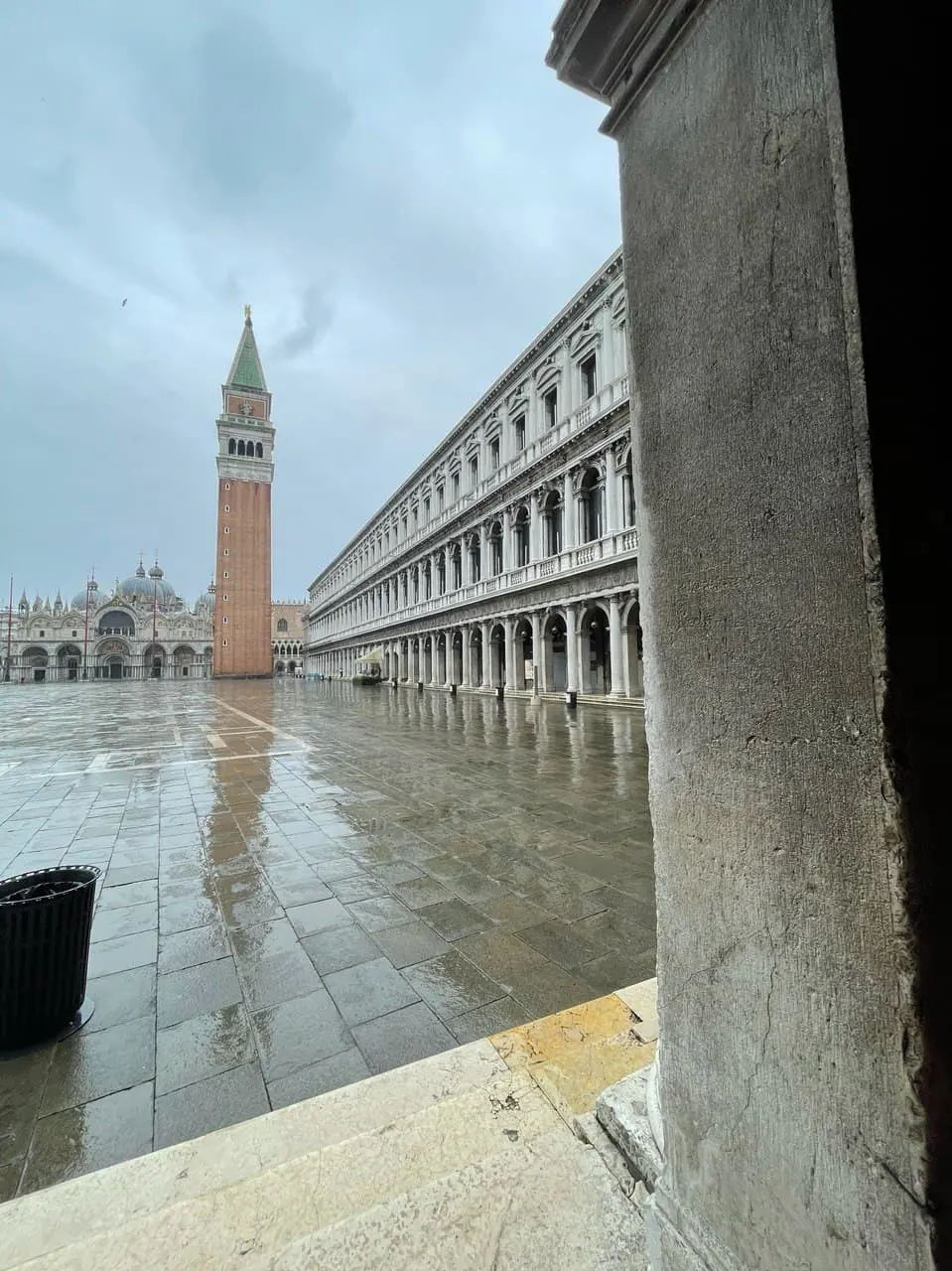 Le immagini di una città che, dopo un lungo inverno, attende di ripartire. I luoghi più suggestivi di un patrimonio culturale unico al mondo (A CURA DI MARCO VESCO)