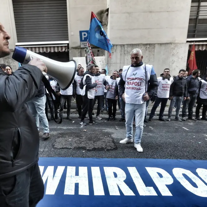 Whirlpool Napoli, giudice si riserva decisione su causa licenziamenti