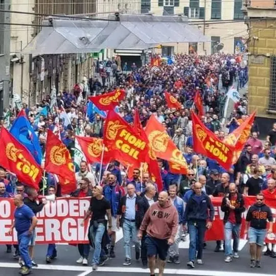 Genova, sciopero e corteo dei lavoratori di Ansaldo Energia. Fiom: «Aspettiamo segnale da governo in tempi rapidi»
