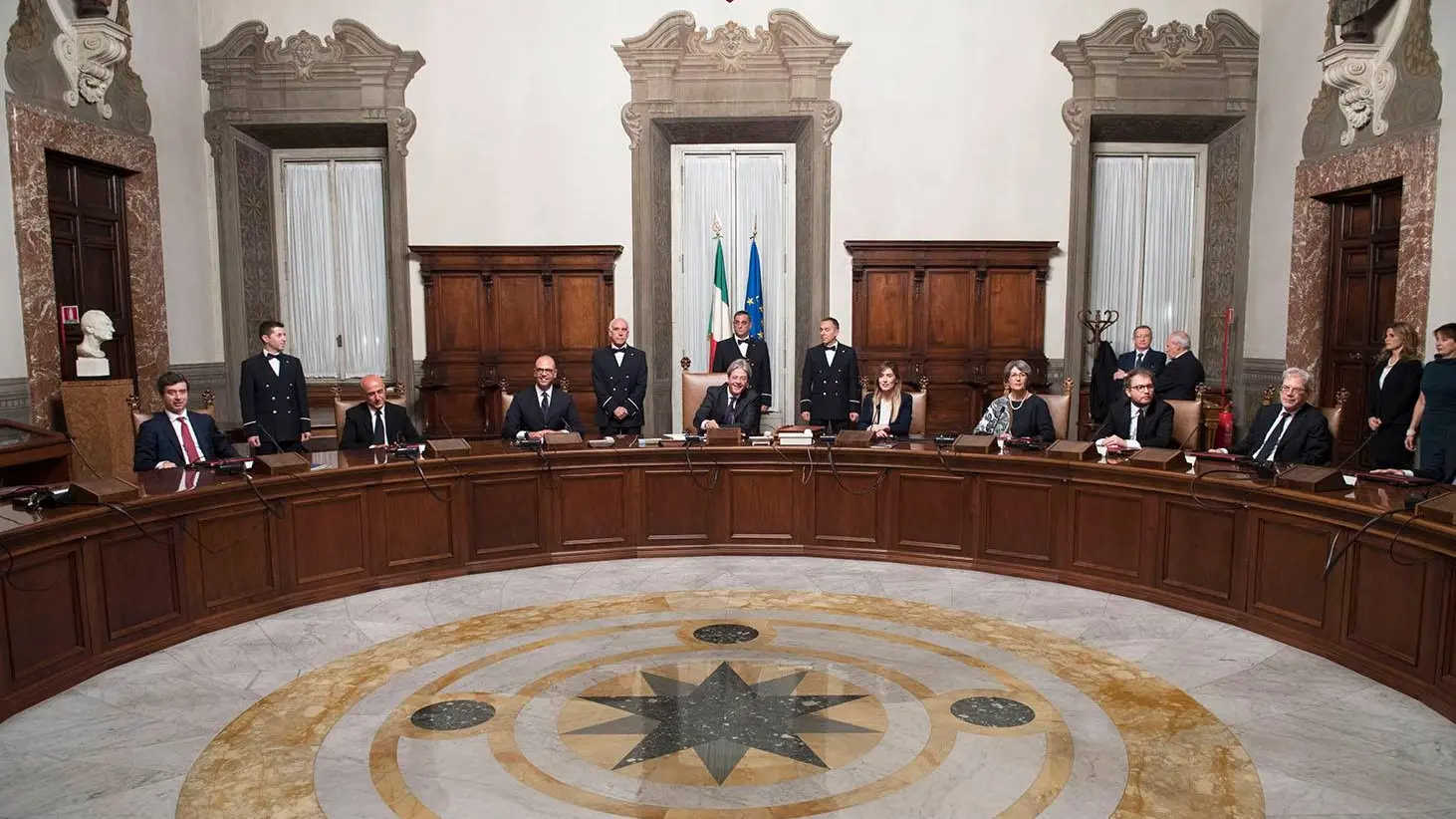Il governo Gentiloni (foto da Facebook Palazzo Chigi)