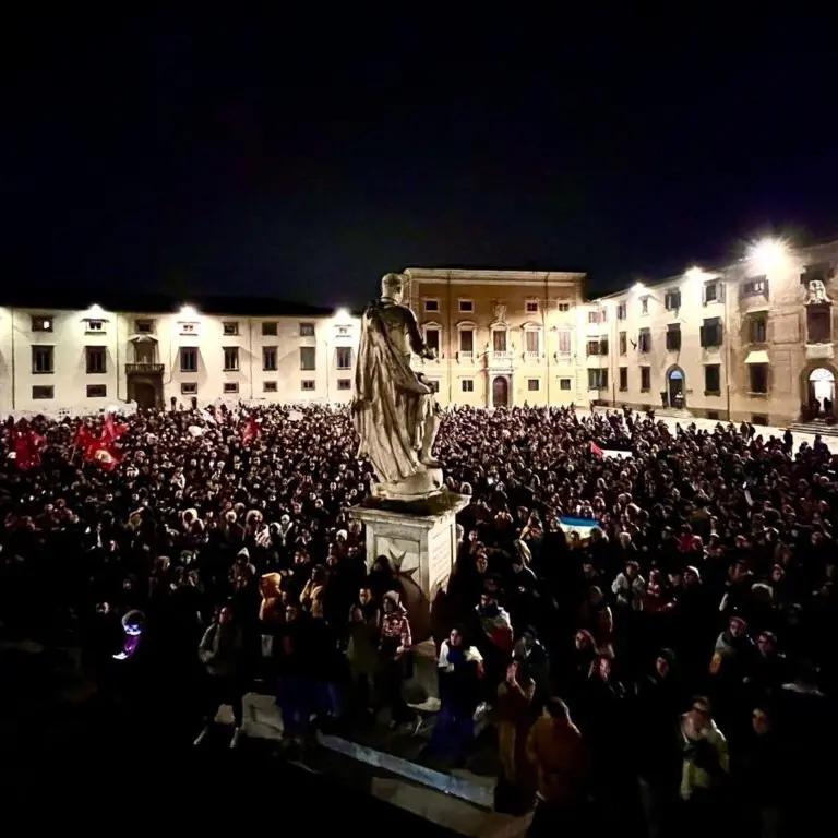 Pisa, la piazza della democrazia