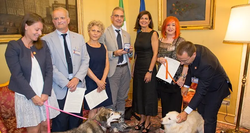 Lav e sindacati dei pensionati premiati per la campagna sulle adozioni degli animali