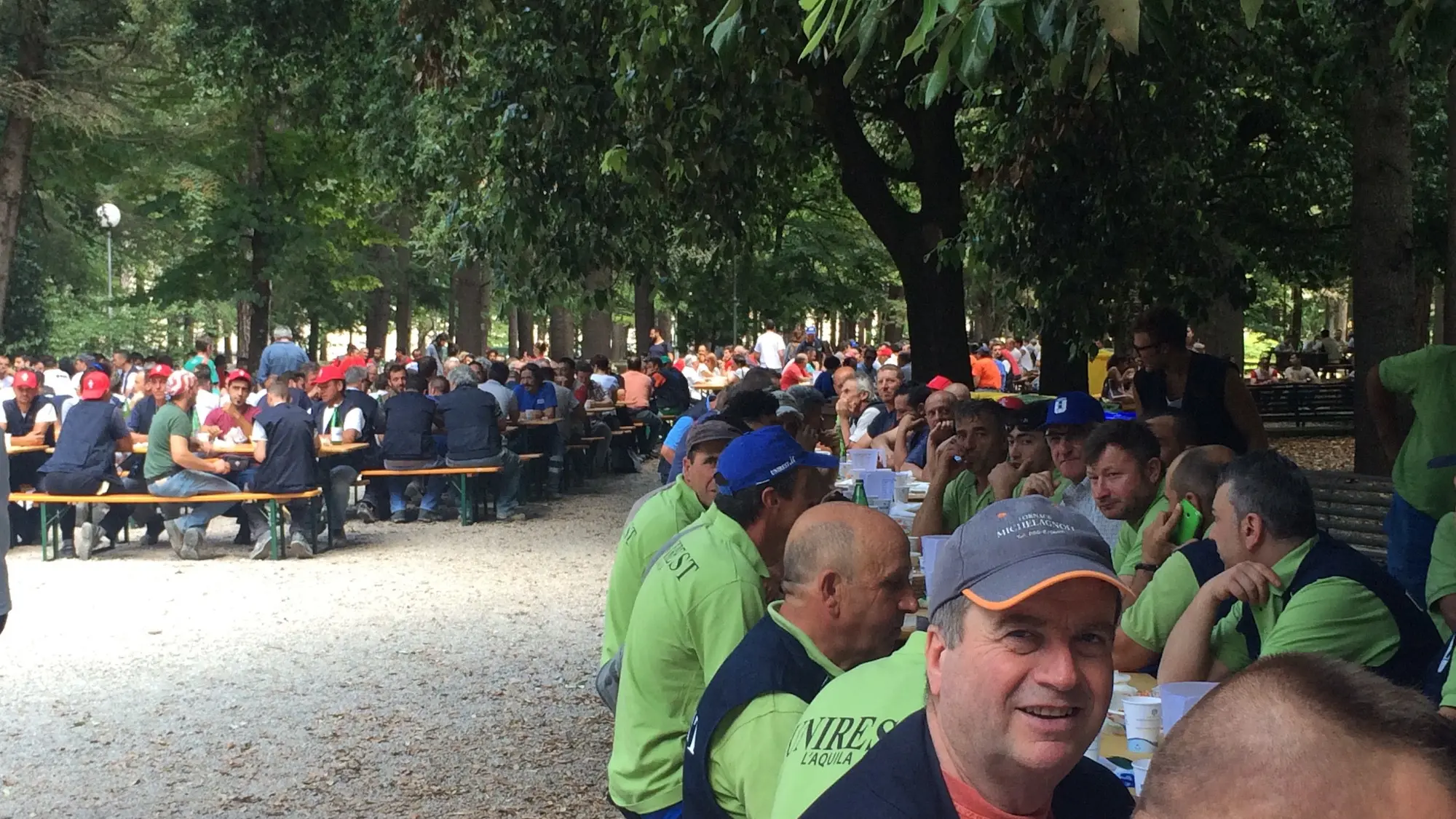 Il pranzo per gli operai (foto E.Rizzi)