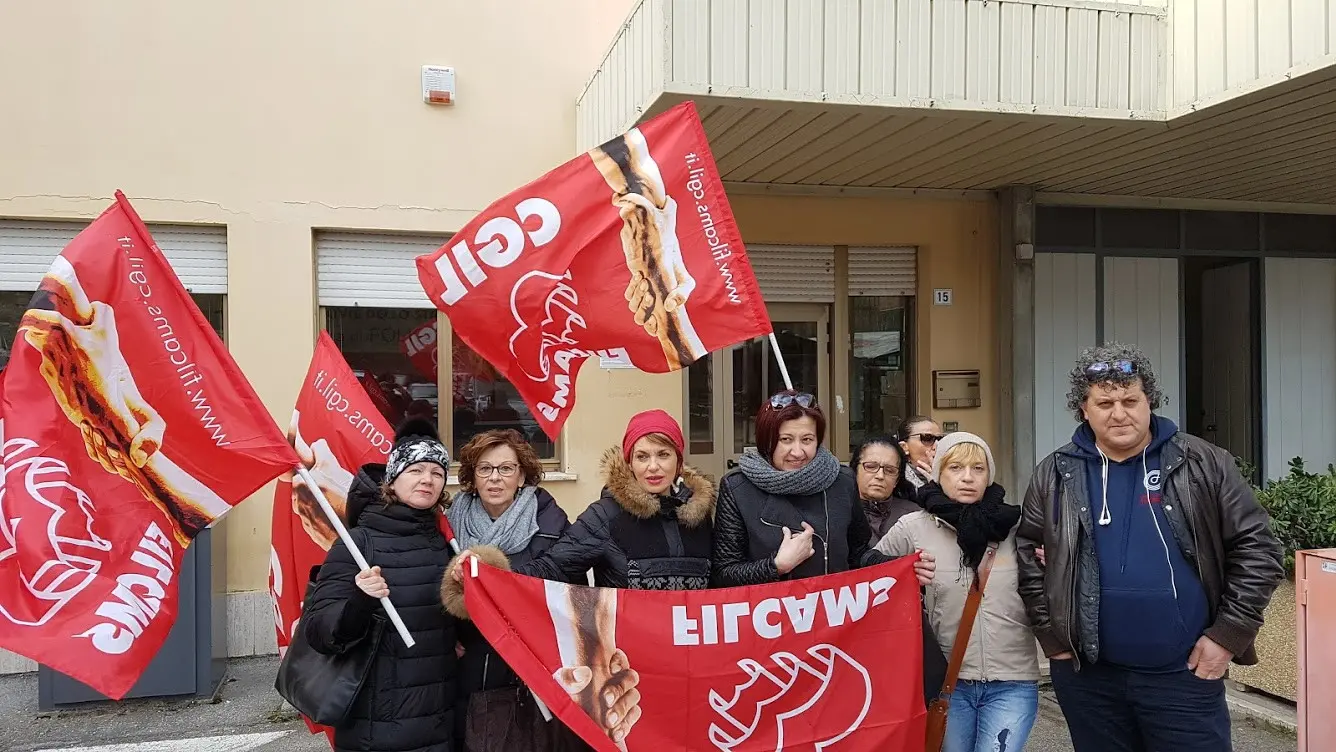 La protesta delle lavoratrici in appalto a Foligno